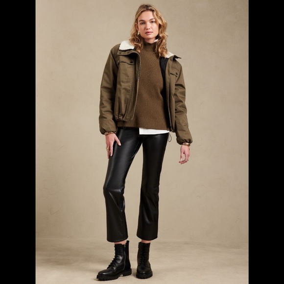 Banana Republic Jackets & Blazers - Banana Republic Olive Utility Jacket